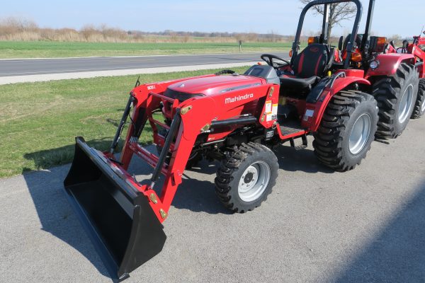 Mahindra 1626 HST LDR w/IND TIRES