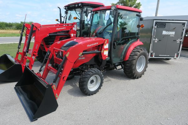Mahindra 1640 CAB HST w/Ind Tires LDR