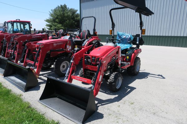 2025 Mahindra 1126 HST LDR w/Ind. Tires