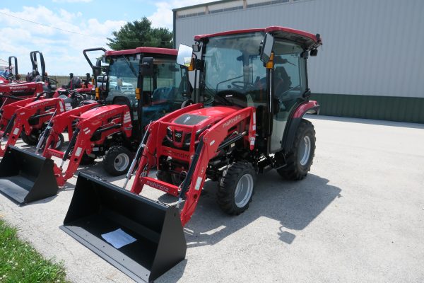 2025 Mahindra 2126 CAB HST LDR w/Ind Tires